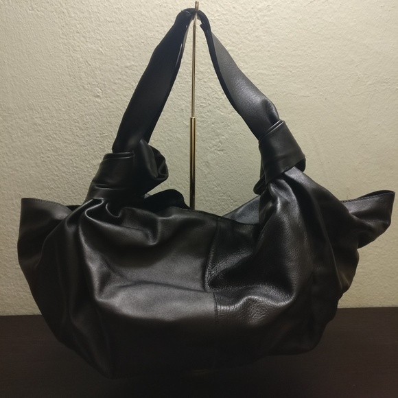 THE ROW
MEDIUM LEATHER ASCOT KNOT BAG BLACK (NWT) - Picture 3 of 5